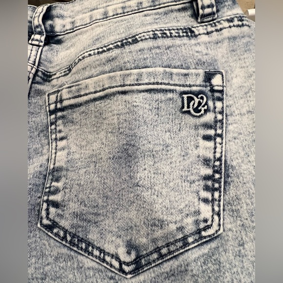 DG2 by Diane Gilman New Petite Classic Stretch Denim 3D Embellished Jeans - Picture 8 of 11